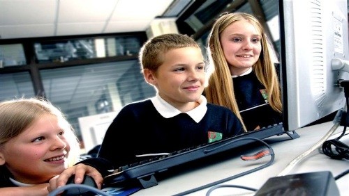 Zingaretti: entro il 2012 banda larga in tutti gli istituti scolastici romani