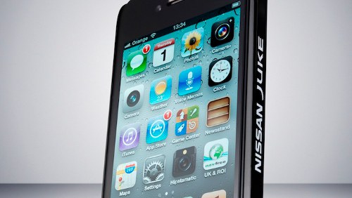 iPhone, da Nissan la custodia che si autoripara