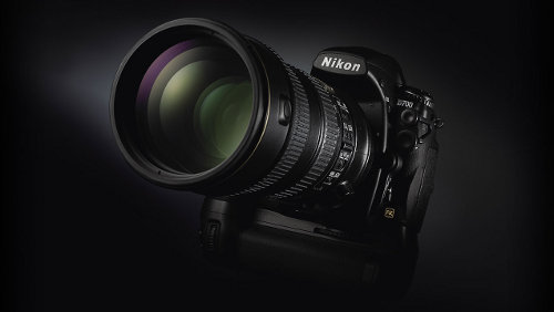 Nikon D700: tagliato il prezzo