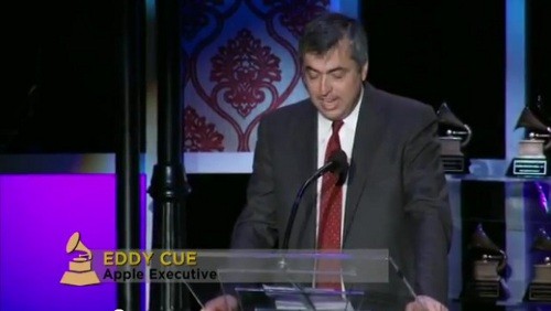 Eddy Cue ritira il Grammy per Steve Jobs
