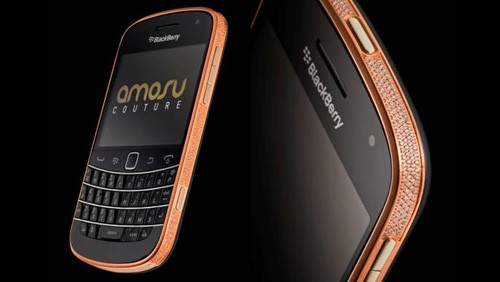 Un BlackBerry Bold 9900 rosa per la Festa della Donna