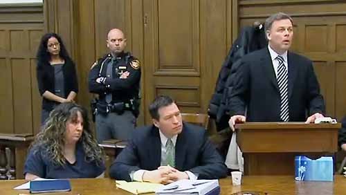 Assolda un finto killer su Facebook e va in galera