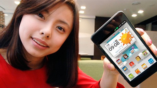 LG Optimus 3D Cube, smartphone Android in tre dimensioni