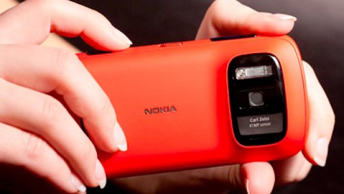 Nokia 808 PureView ucciderà le fotocamere compatte?
