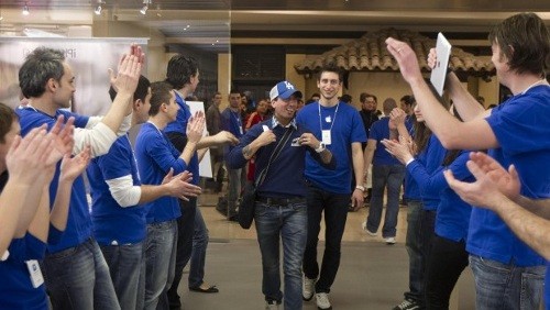 Nuovo iPad: l'Italia in coda, stanca ma felice