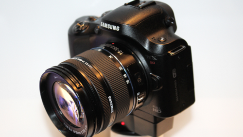 Samsung NX20: prime specifiche e foto della nuova mirrorless