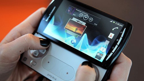 Sony Xperia Play, niente update Android 4.0 ICS