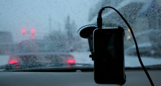 Apple, brevetto per il controllo di iOS in auto