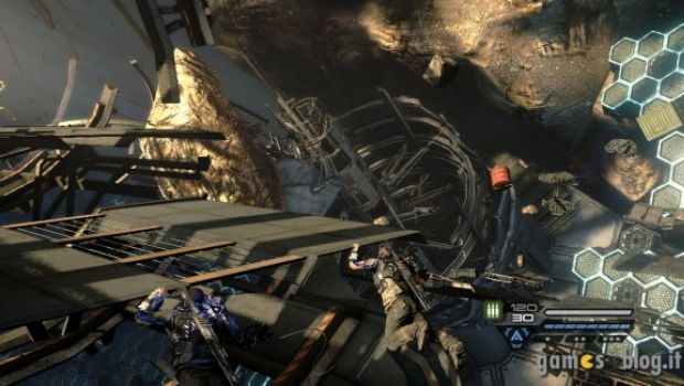 Inversion: David Russell torna a svolazzare in foto