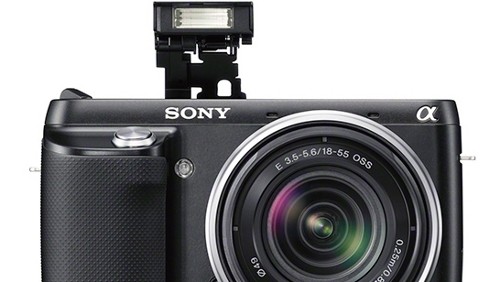 Sony NEX-F3 e primo obiettivo: specifiche, immagini