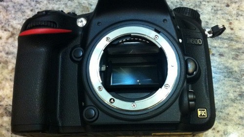 Nikon, nuova DSLR il 13 settembre: è la Nikon D600?