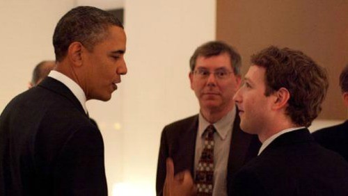 Facebook investe nella politica