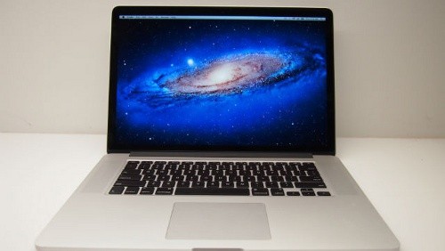 Mac e MacBook vendono bene, ma il mercato PC crolla