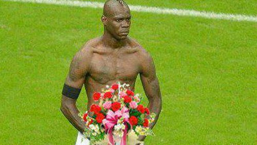 Facebook, spopolano le parodie di Mario Balotelli