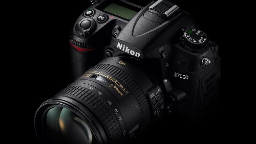 Nikon D7000 e mirrorless Nikon 1 V1, cala il prezzo