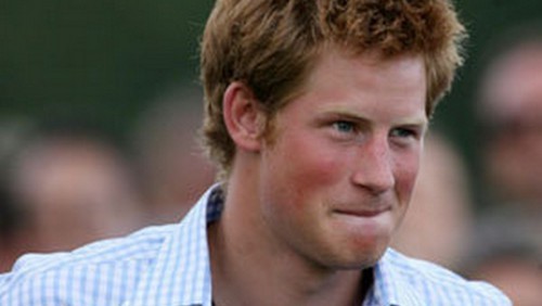 Facebook, nuda solidarietà al principe Harry