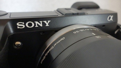 Sony NEX-5R e NEX-6, nuove mirrorless con WiFi a settembre
