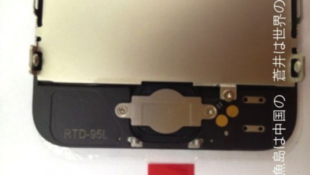 Ancora foto del pannello frontale di iPhone 5