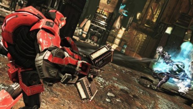 Transformers: La Caduta di Cybertron - gli Autobot e i Decepticon si scontrano in foto