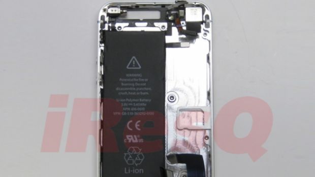 Ancora foto della batteria di iPhone 5