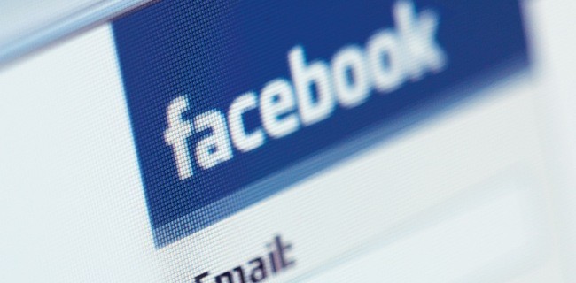 Facebook, esposti numeri di telefono e email