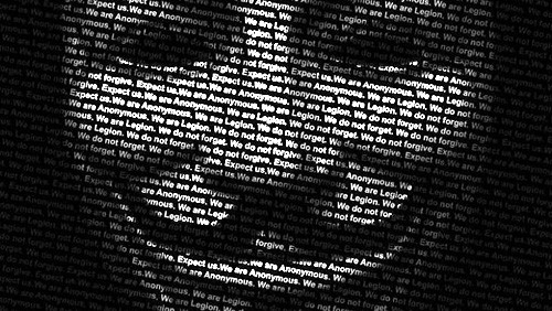 Anonymous attacca la Polizia, online documenti top secret