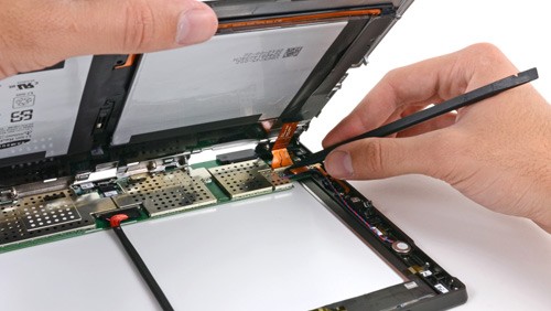 Microsoft Surface con Windows RT smontato da iFixit