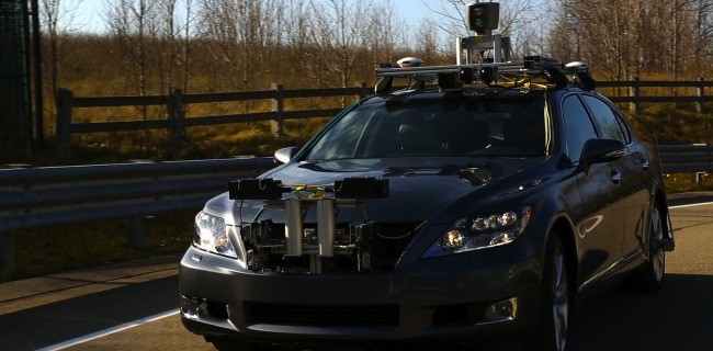 Toyota presenta al CES l’auto semiautonoma