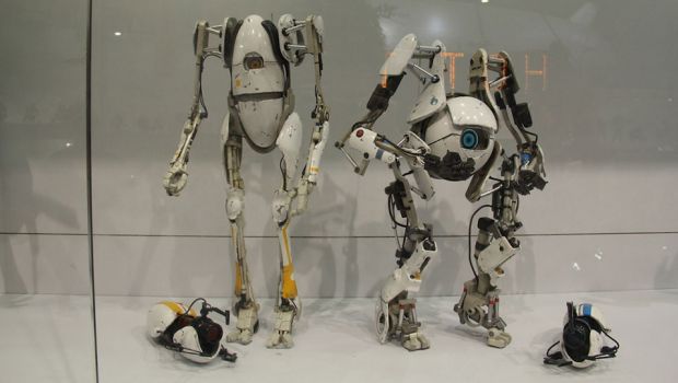 Portal 2: in arrivo fantastiche action-figure di Atlas e P-Body
