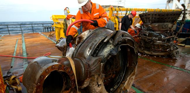 Jeff Bezos: recuperati i motori dell'Apollo 11