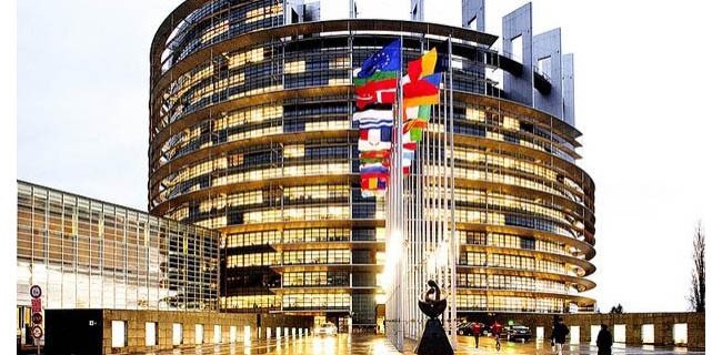 Legge anti porno: è già polemica in Europa