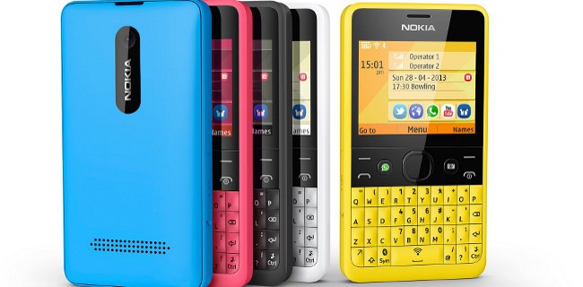 Nokia, l'Asha 210 punta tutto su WhatsApp