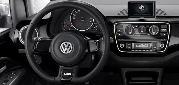Garmin maps + more live installato sulla city car Volkswagen Up!
