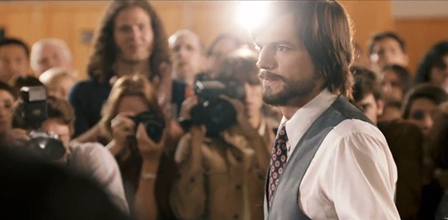 JOBS con Ashton Kutcher: il trailer ufficiale
