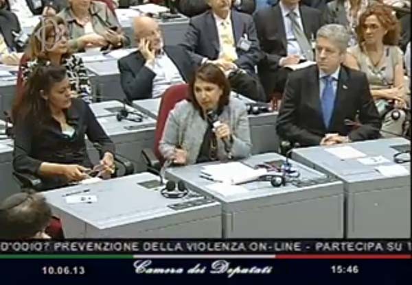 Subito dopo l'intervento di Rodotà, hanno parlato la mamma di Carolina e un altro genitore. Non si poteva fare sgarbo più grande al relatore, che si era sforzato (inutilmente) di mettere il dibattito sui piani giusti.