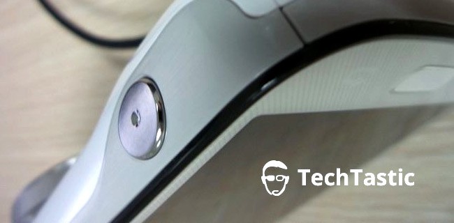 Samsung Galaxy S4 Zoom, le prime immagini