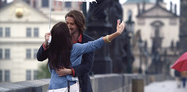 Designed by Apple in California: lo spot fa flop