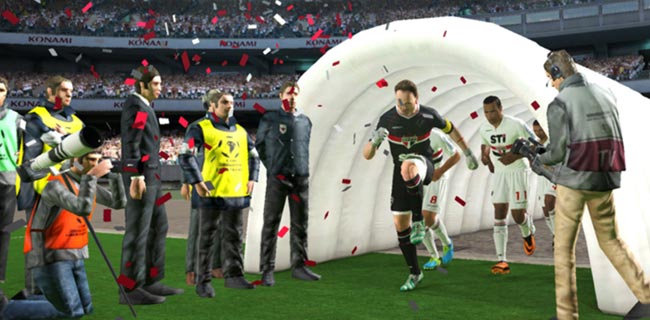 PES 2014 senza pioggia, stadi spagnoli ed editor