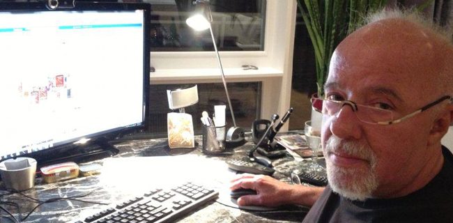Paulo Coelho incontra i fan su Facebook