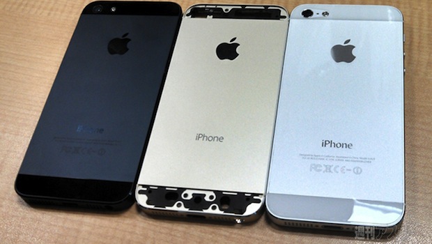 iPhone 5S dorato, confronto con iPhone 5 in una gallery