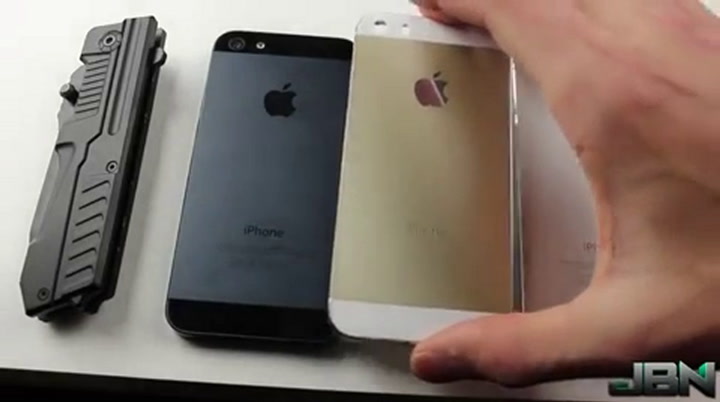 La scocca in alluminio del nuovo iPhone 5S alla prova dei graffi