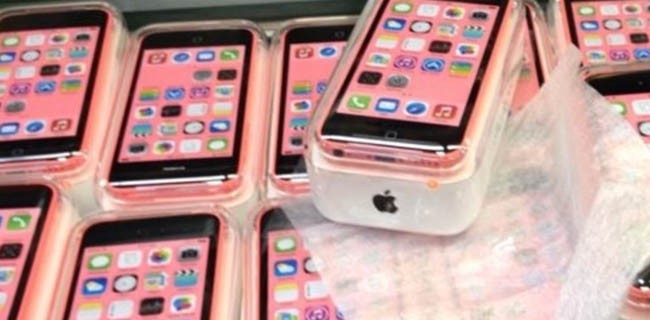 iPhone 5C: online confezioni e packaging
