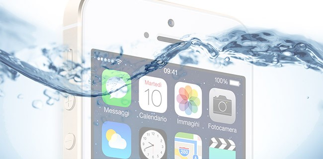 iOS 7 è waterproof: la bufala annega gli iPhone