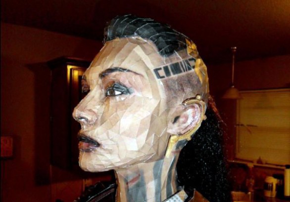 Jack di Mass Effect ricostruita con la tecnica papercraft