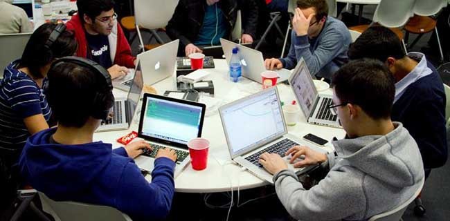 I profili di Facebook somiglieranno a LinkedIn