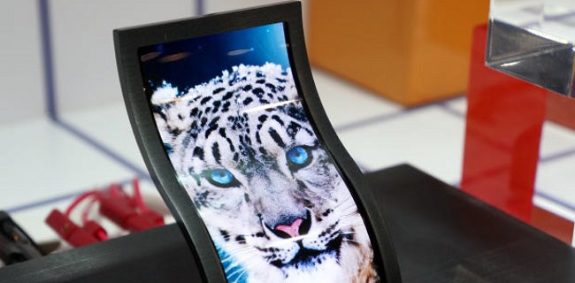 LG G Flex con schermo curvo: arriva a novembre