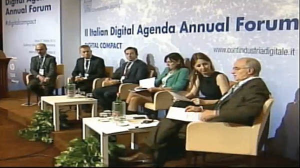 Al primo panel sulle reti e infrastrutture al Forum sulla Agenda Digitale hanno partecipato: Cesare Avenia, presidente Assotel, Cristiano Radaelli, presidente Anitec, Franco Bassanini, presidente della Cassa Depositi e Prestiti, Antonio Catricalà, vice ministro dello Sviluppo Economico.