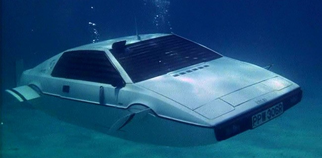 Elon Musk e l'auto subacquea di James Bond