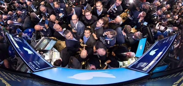 L'offerta pubblica di acquisto di Twitter sul mercato NYSE è stata seguita in diretta da tutte le testare finanziarie (e non solo) in una perfetta e vertiginosa integrazione media-social.