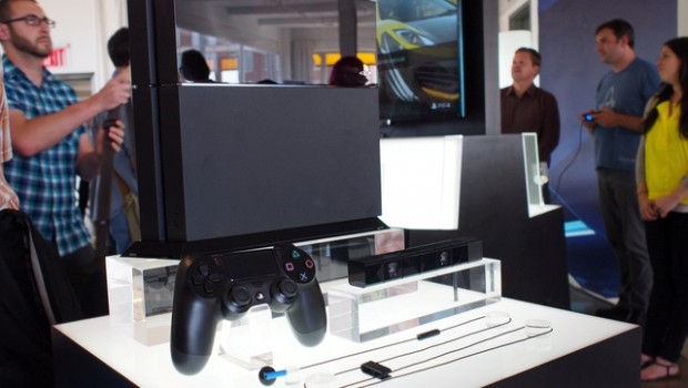 PlayStation 4, all'uscita voucher da 10 $ per PS Store e 30 giorni di prova su PS Plus